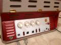 Dynacord DA15Normal 1958-1960 rood, display met 4 inputs output 6 ohm. Links onder echo input.