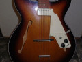 Princess  1ES1  basisversie semi acoustische  Archtop Jazzgitaar, 1 Royal PP1 pickup,  ca. 1962, body front.