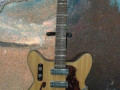 Princess 3EL3 semi acoustische  Archtop Jazzgitaar ca. 1965 naturel , 3 Powertone pickups en Vibralux TK3 tremolo, front.