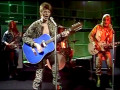 David Bowie  tijdens Starman uitvoering in BBC Top of the Pops 1972 met zijn Egmond 12 string in Blue refinished.