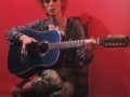 David Bowie met zijn Egmond 12 string refinished in Blue.