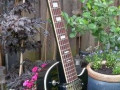 Blizzard actieve solid Les Paul 1970 gitaar, met halspen zijzicht front.