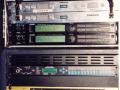 Rack met effecten Hank Marvin, van onder naar boven Marshall JF X1 signaalprocessor, Ada Preamp MP2, 2 Alesis Q20, 2 Samson zenders. Bovenop accoustic effect en A/B box. Alesis Q20, door Hank Marvin gebruikt in 1999-2008.