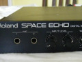 Roland Space Echo RE-3, display links. Door Hank Marvin gebruikt in 1988.