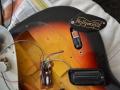 Meazzi Baby Jupiter solid gitaar 1965 Sunburst, 9 volts electronica preamp.