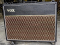 Vox AC30 TB Rev Stolec model 1970, front, Charcoal Rexine covering, grillcloth en UK logo vernieuwd.