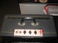 VOX AC4 JMI eind 1964, Basketweave Rexine, Champagne controlpanel, 2 channels-2 inputs, black plastic vents, black plastic handle, black pointerknobs, red voltage selector.