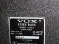 1967- Vox Essex Bass V1043, typeplaatje, met daarboven G-Tuner switch met daaronder de kalibreeropening.